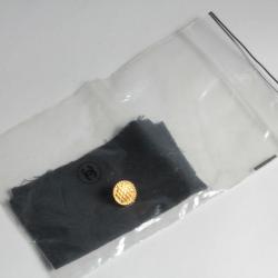 CHANEL Bouton métal doré vintage
