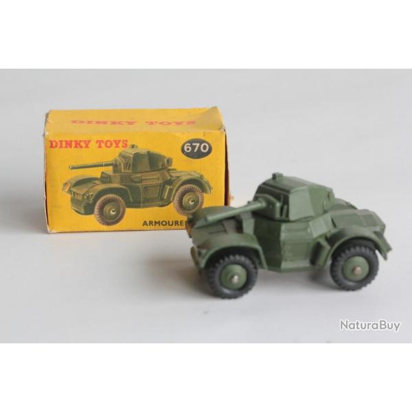 DINKY TOYS Vhicule militaire Daimler automitrailleuse Armoured Car 670