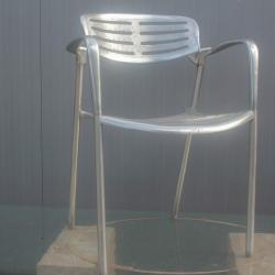 Fauteuil Toledo empilable aluminium Jorge Pensi pour Amat 1988