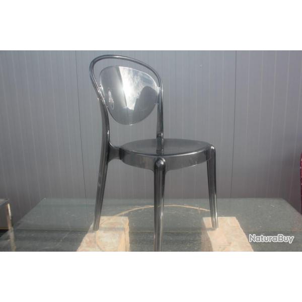 Chaise design Parisienne Calligaris grise par Archirivolto