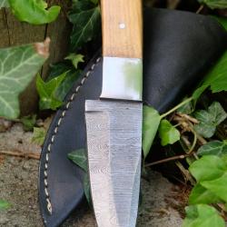 Couteau de Chasse Lame Drop Point Acier Damas 256 Couches Manche Olivier Fabr Artisanale Etui Cuir