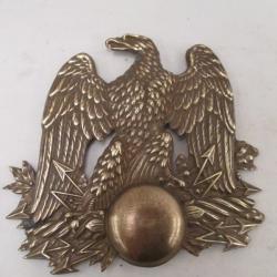 superbe  aigle   plaque  de shako en laiton