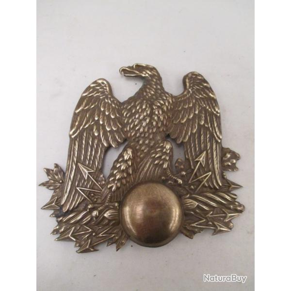 superbe  aigle   plaque  de shako en laiton
