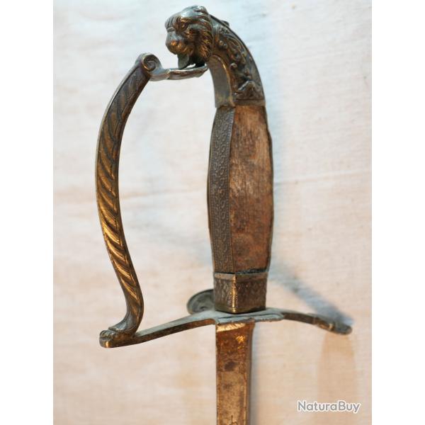 pe du 1er Empire d'officier suprieur  tte de lion langue pendante - ref CAB25EPE001