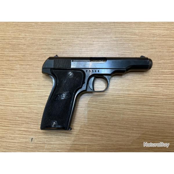Pistolet semi-auto MAB cal7,65 avec sa bote d'origine et ses 4 chargeurs  1 sans prix de rserve!