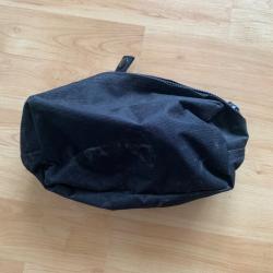 Poche molle noire horizontale