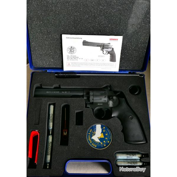 SMITH & WESSON Mod: 586-6 pouces cal.4,5mm C02 tat neuf (fabrication Umarex) pas de rayures..