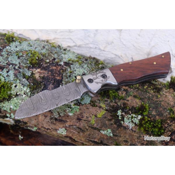 Beau Couteau Damas Lame Harpoon Acier 128 Couches Manche Bois Linerlock Fabric Artisanale