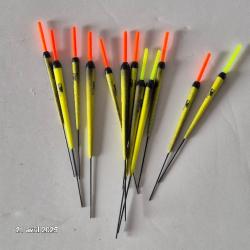 Lot de 12 flotteurs différents de la même collection , Sensas