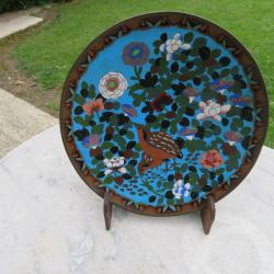 Ancien grand plat circulaire en émaux cloisonnés polychromes a décor de volatiles - JAPON (Vers 1900