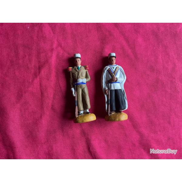 Lot de deux santons lgionnaires, pas de prix de rserve