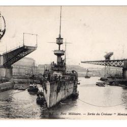 CPA- Marine Militaire -BREST - -Sortie du Croiseur Montcalm N°1089