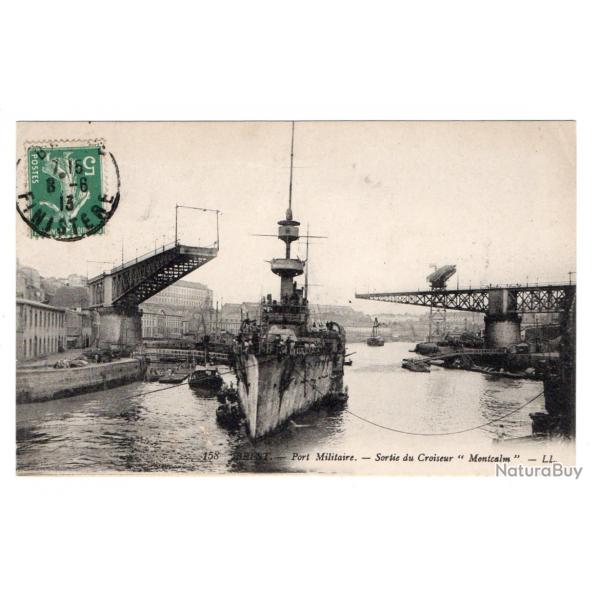 CPA- Marine Militaire -BREST - -Sortie du Croiseur Montcalm N1089