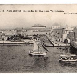 CPA- Marine Militaire - FRANÇAISE -TOULON ANSE ROBERT ÉCOLE DES Mécaniciens TORPILLEURS N°1069