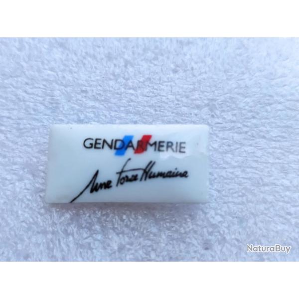 PINS GENDARMERIE NATIONALE  UNE FORCE HUMAINE PUB PORCELAINE MODELE RECTANGLE
