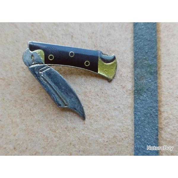 PINS CANIF COUTEAU