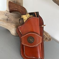 Holster en cuir pour arme western. Droitier.
