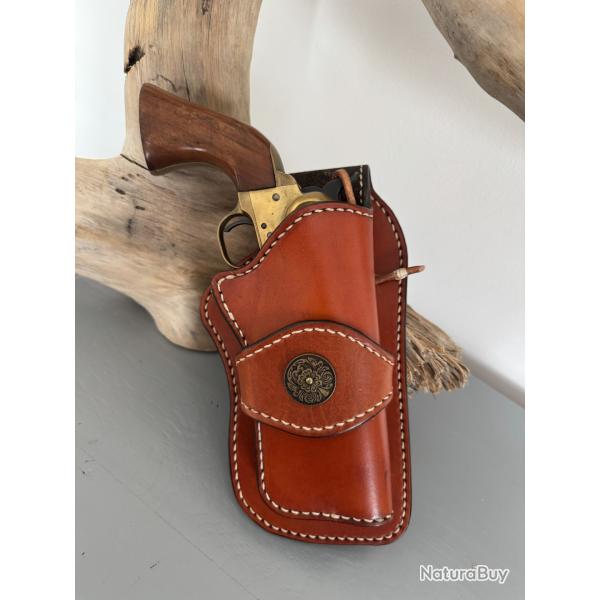 Holster en cuir pour arme western. Droitier.