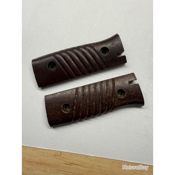 PAIRE DE PLAQUETTES BAKELITE POUR BAIONNETTE MAUSER 98 K