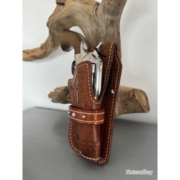 Holster western en cuir pour droitier.