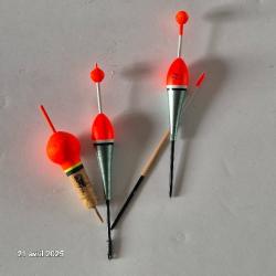 Lot de 3 flotteurs différents de la même collection , Sensas  pour la pêche aux carnassiers