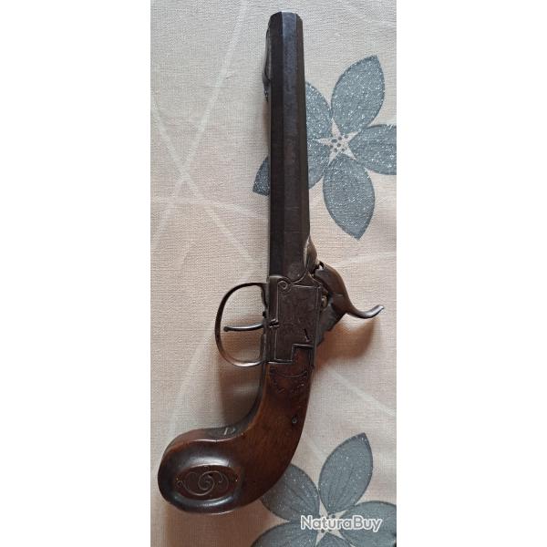 Ancien grand pistolet de voyage de luxe.