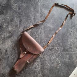 Etui de pistolet suisse en très bon état.