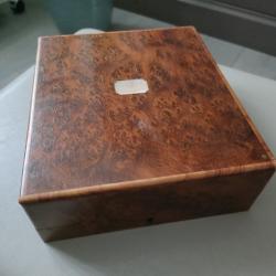 Boîte en bois ( placage exotique) pour réalisation de coffret de présentation d'arme ou autre