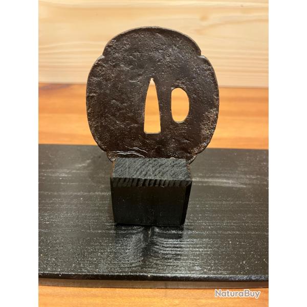 Trs beau Tsuba fleurs argente et dor