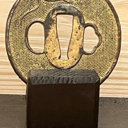 Très beau Tsuba marugata doré