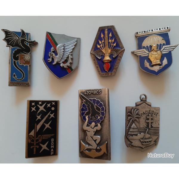 Lot d'insignes militaires franais  identifier.