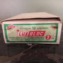 ancien lot de seringue en verre  en boite /  jamais utilisé