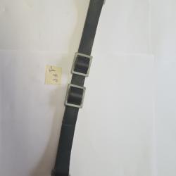Jugulaire de casque à pointe en fer    A25.11