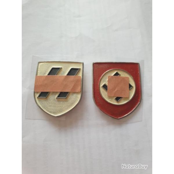 Paire d'insignes mtalliques casque tropical Allemand ww2 en reproduction  A121