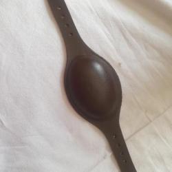 Mentonnière  foncée CUIR pour casque PARA US WW2 en reproduction  A121