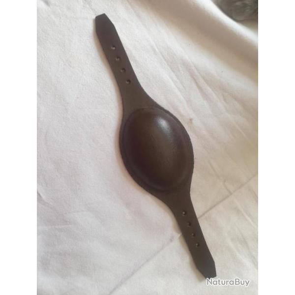 Mentonnire  fonce CUIR pour casque PARA US WW2 en reproduction  A121