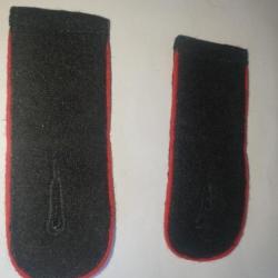 Épaulettes  noires et rouges  Allemand ww2  P2311