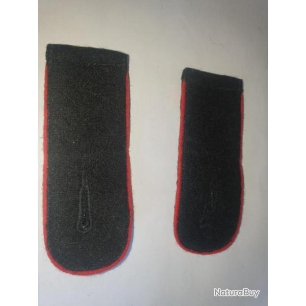 paulettes  noires et rouges  Allemand ww2  P2311