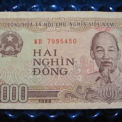 Vietnam  billet de 2000 dong 1988 ttb