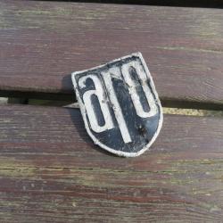 ANCIENNE PLAQUE  auto de MARQUE ARO (automobiles roumaines) - République tchèque (Vers 1960)