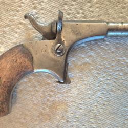Pistolet de cycliste calibre 6 mm flobert.Bon état de fonctionnement et de présentation.