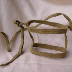 WW2 ANGLETERRE BRELAGE DE GOURDE ANGLAISE MILITAIRE D'INFIRMIER DATÉE DE 1943 ET BROAD ARROW /I