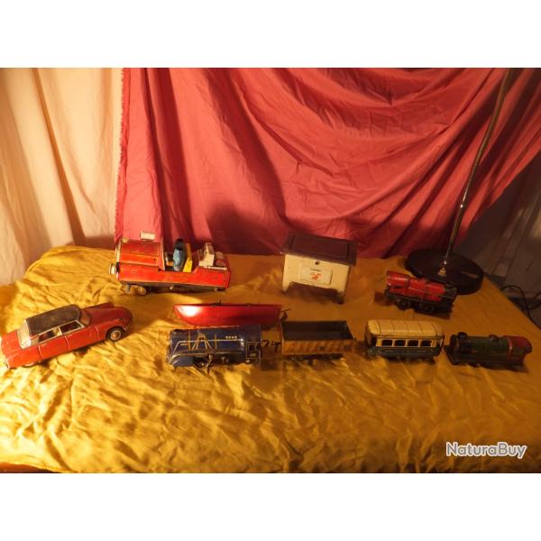 LOT JOUETS ANCIENS trains, wagon. Camion. Voiture. Fourneau.......