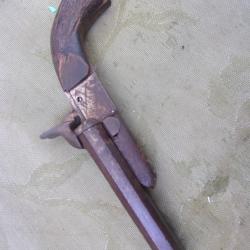 pistolet 19 eme à percussion et cartouches à broche 26 cm