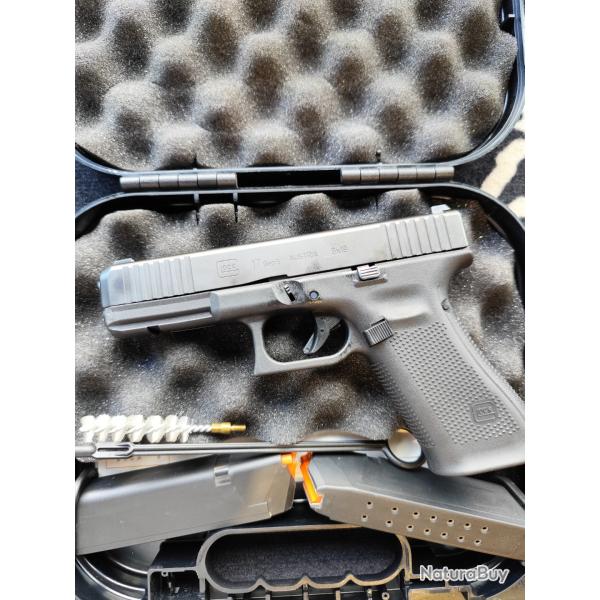 Glock 17 Gen 5  cal. 9x19  // occasion //  valise  et 2 chargeur comme neuf