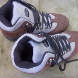 chaussures de randonnée  taille 44  Astana 660