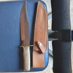 Dague de chasse couteau et etui