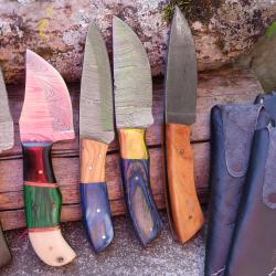 LOT DE 5 Couteau Skinner Damas Lame Acier 256 Couches Manche Bois Etui Simili Cuir Fabr Artisanale