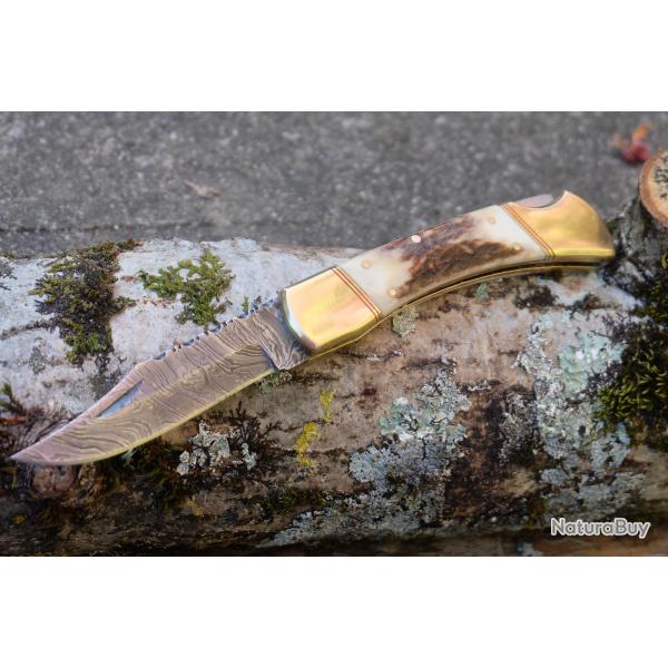 Couteau Damas Lame 128 Couches Clip Point Manche Bois de Cerf Dos Guilloch Fab Artisanale Lockback