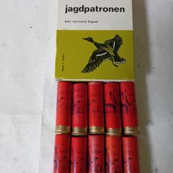 Belle et rare boîte  de 10 cartouches anciennes cal 12  "AZOT" USSR douilles cartons